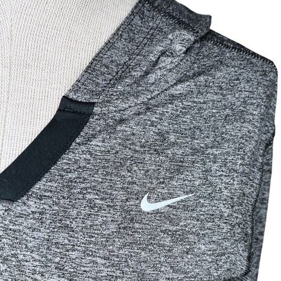 Nike Running Element Hoodie Top sz M * Hooded Heather Gray Pockets Thumb Holes - Picture 7 of 9